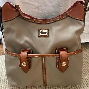 Dooney & Bourke NWT tan small zip hobo bag